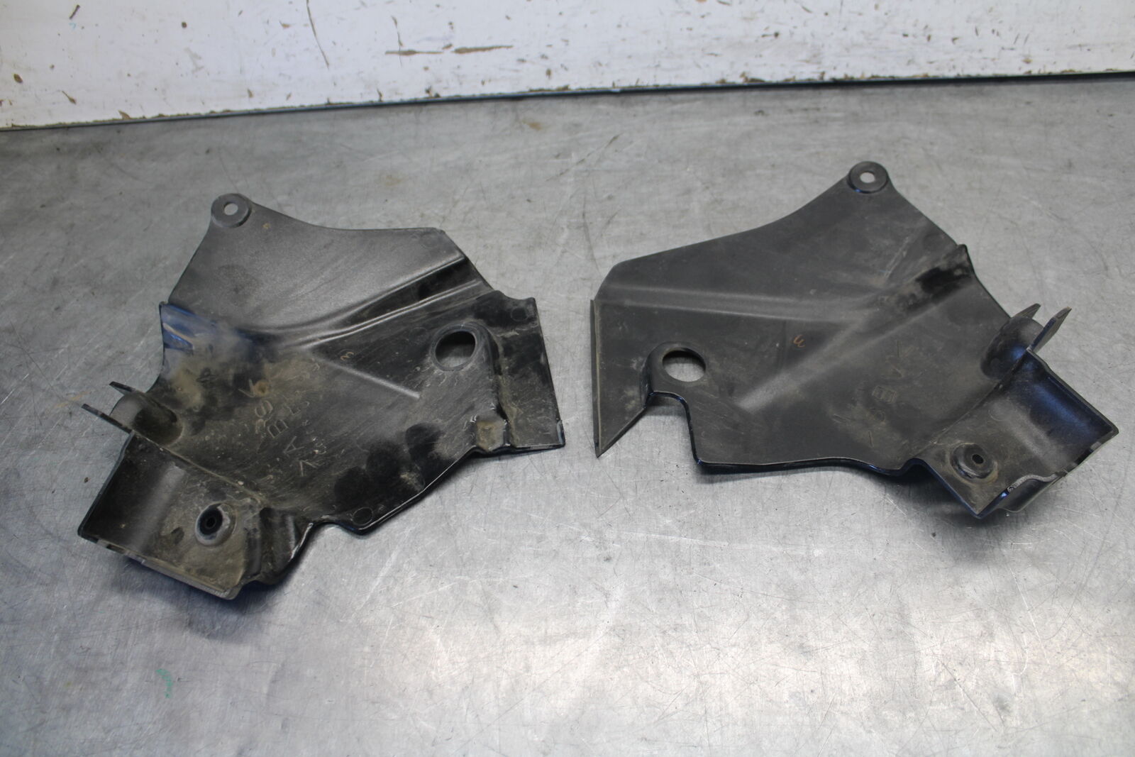 05-06 YAMAHA ROYAL STAR FRAME COVER COWL BB697