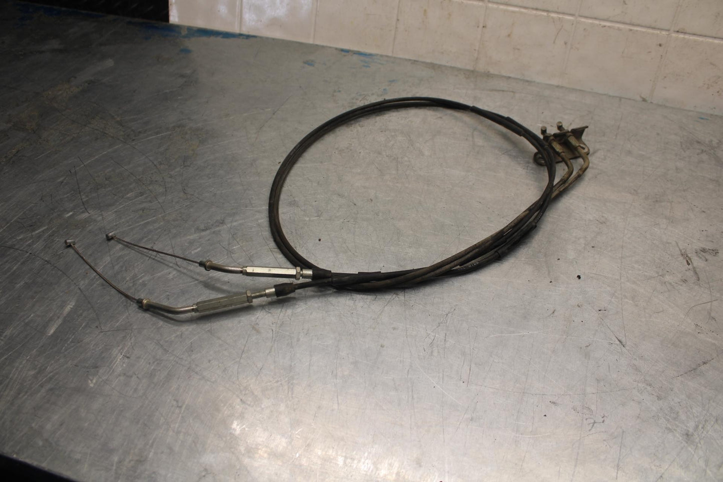 06-07 SUZUKI GSXR750 THROTTLE CABLES LINES BB424