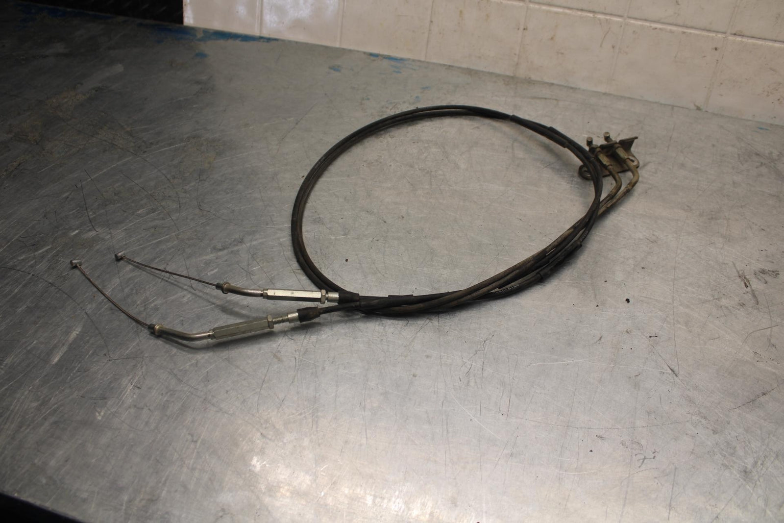 06-07 SUZUKI GSXR750 THROTTLE CABLES LINES BB424