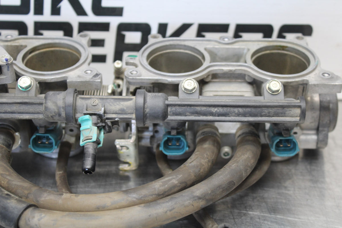 12 HONDA CB1000R MAIN FUEL INJECTORS / THROTTLE BODIES BB200