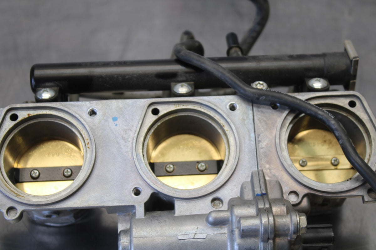 20 TRIUMPH STREET TRIPLE 765 MAIN FUEL INJECTORS / THROTTLE BODIES BB864