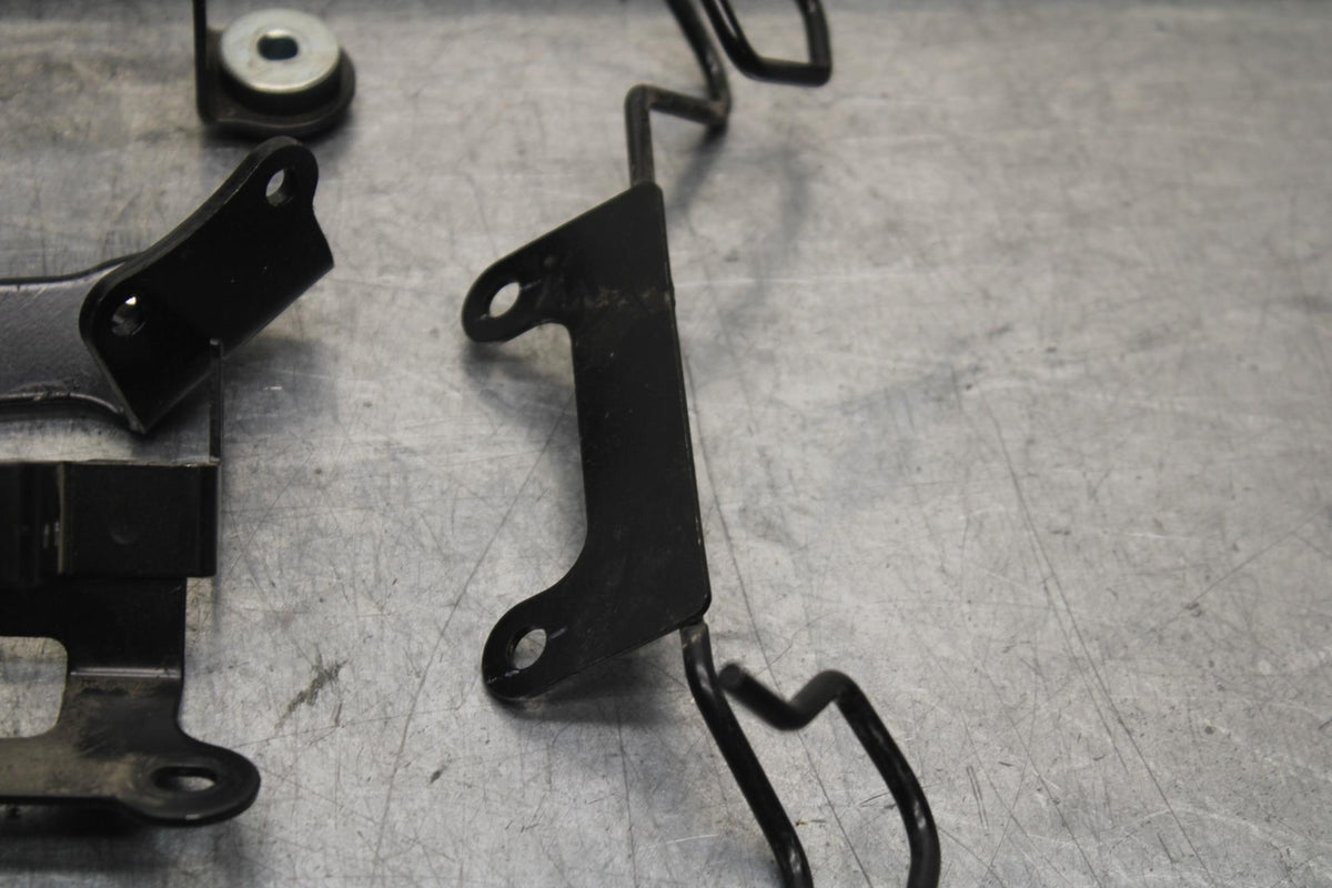 17-20 KAWASAKI 650 EX650 ABS GAS TANK RESERVOIR BRACKET AND MISCELLANEOUS BB88