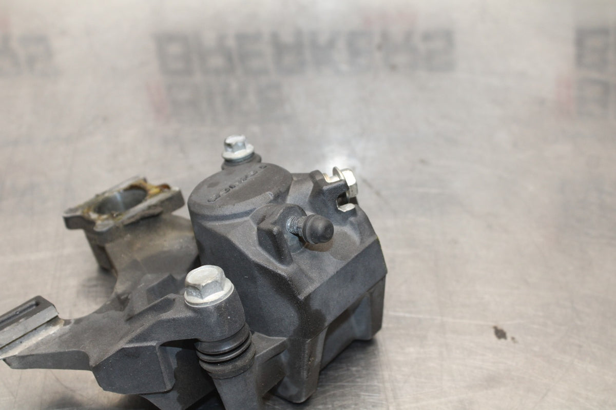 08-10 SUZUKI GSXR 600 REAR BACK BRAKE CALIPER W MOUNT BRACKET BB765