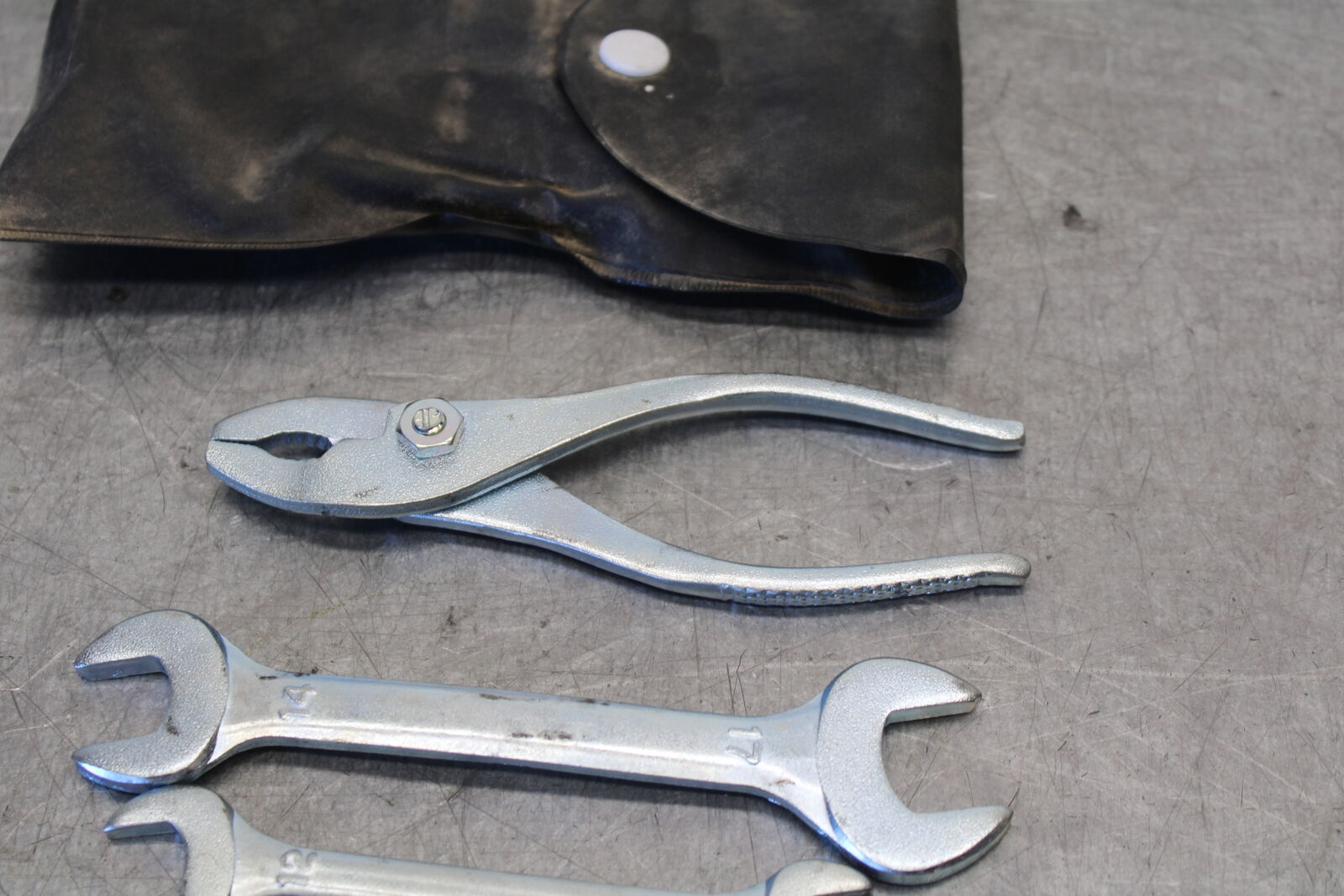 11-24 SUZUKI GSXR750 STOCK TOOLS OEM TOOL BAG KIT SET BB687