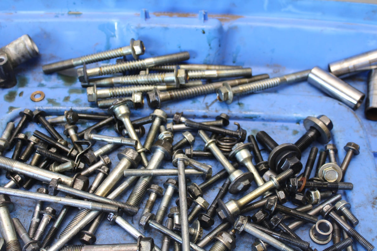 06-07 HONDA INTERCEPTOR 800 VFR800 ENGINE BOLTS HARDWARE MOTOR SCREWS BB917