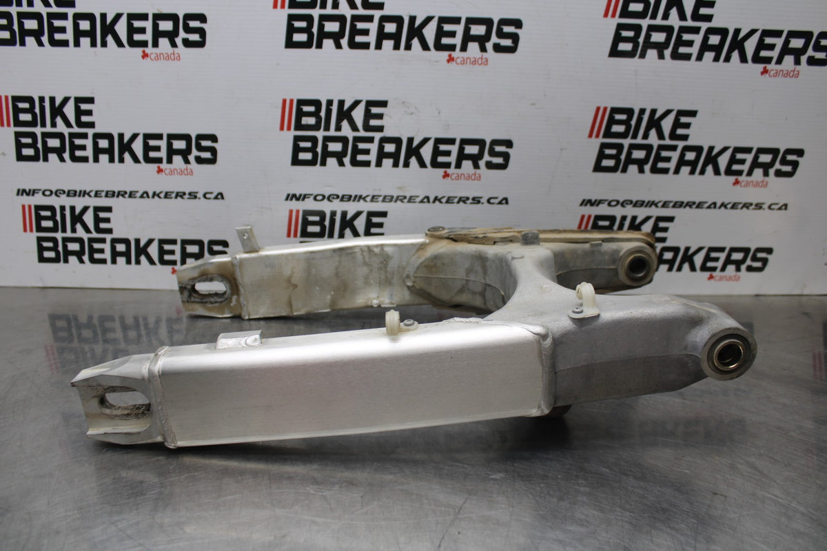 98-05 HONDA SUPER HAWK 1000 VTR1000F REAR SWINGARM BACK SWING ARM BB821
