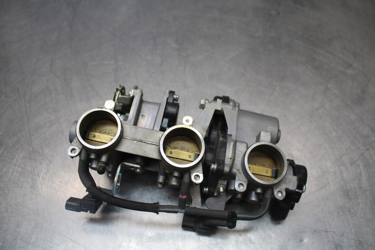 15-17 YAMAHA FJ09  THROTTLE BODIES BB906
