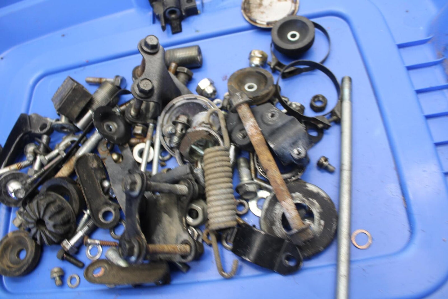 1979 Yamaha XS1100S Special LEFTOVER MOUNTING BOLTS HARDWARE SCREWS BB510