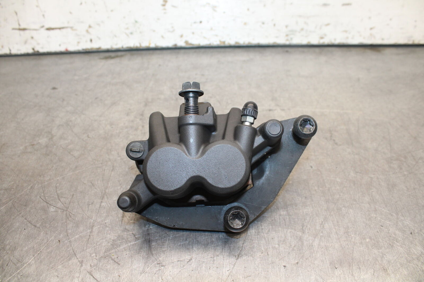 15-17 YAMAHA YZF R3 RIGHT FRONT BRAKE CALIPER BB111