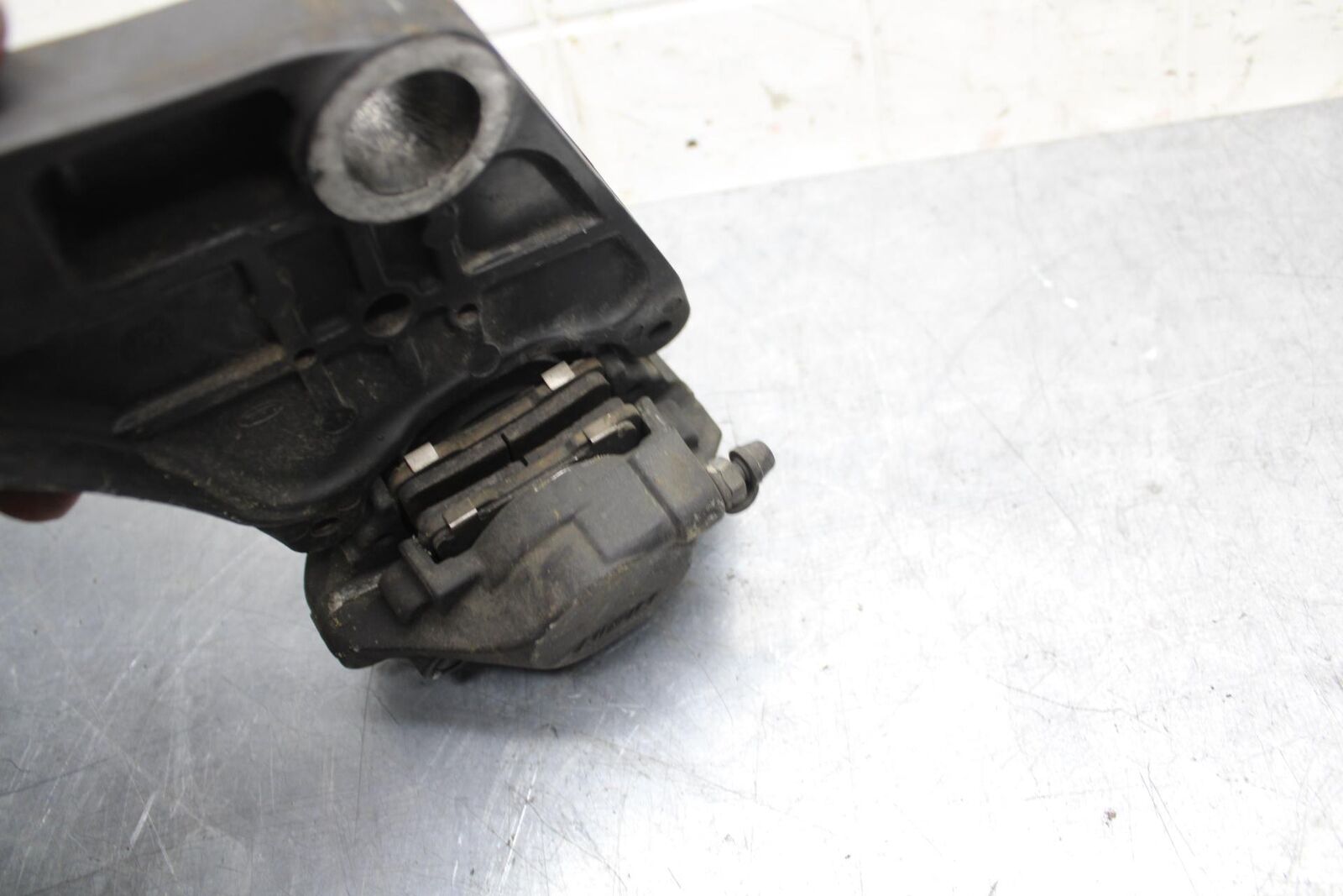 08-09 KAWASAKI NINJA ZX14R REAR BACK BRAKE CALIPER W MOUNT BRACKET BB73