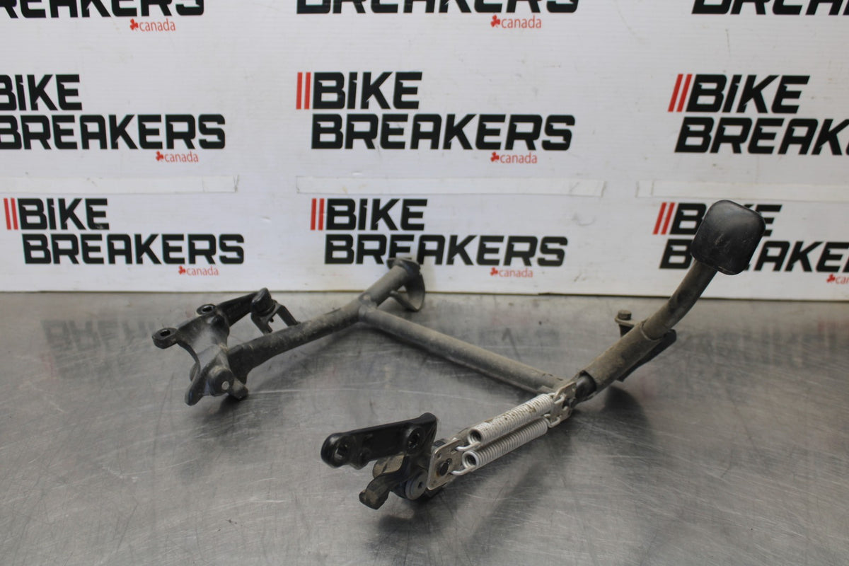 20-23 BMW F900R CENTER MAIN STAND BB923