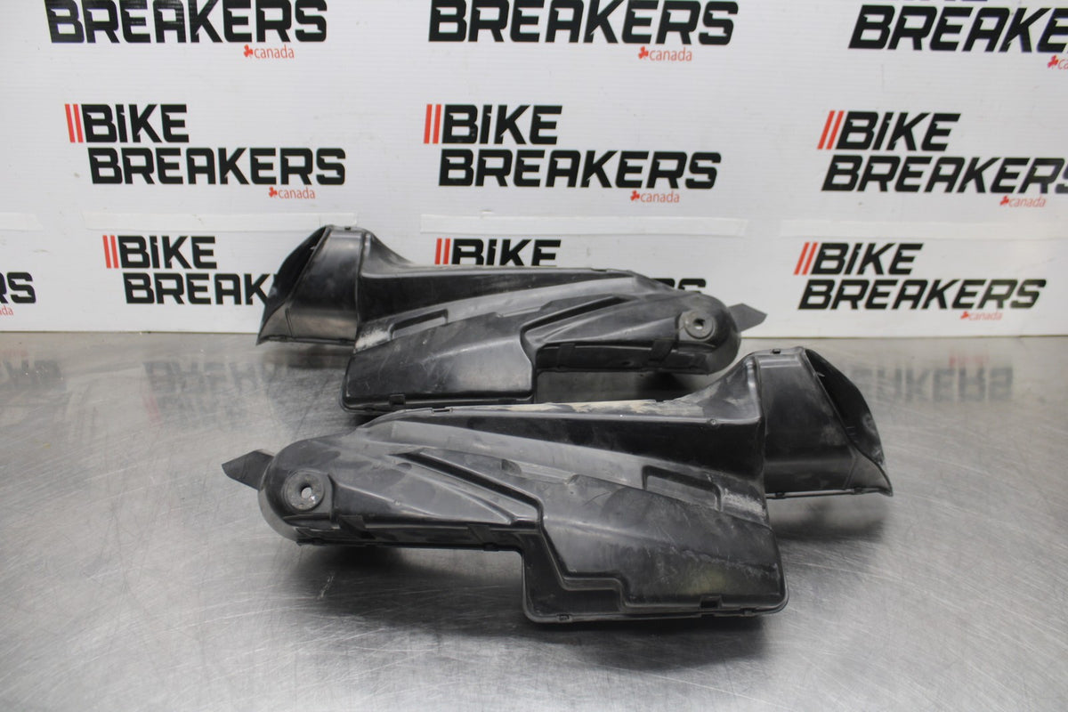 06-07 SUZUKI GSXR 600 RIGHT LEFT AIR INTAKE DUCTS BB880