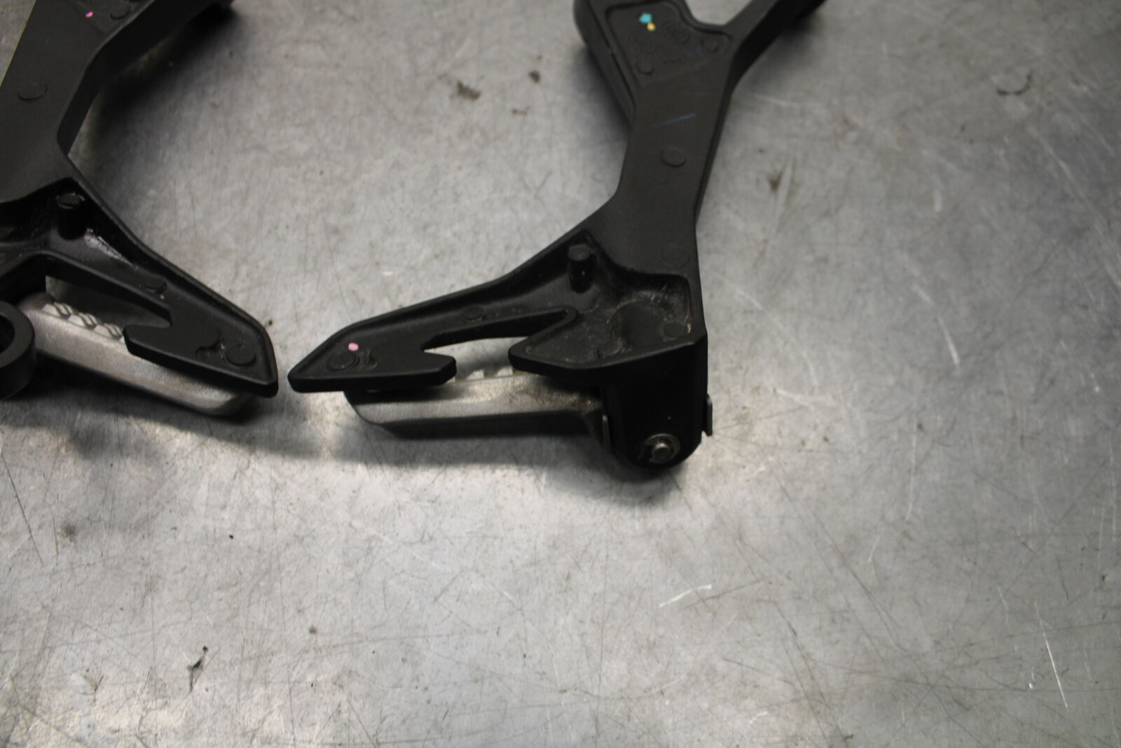 18-23 KAWASAKI NINJA 400 REAR BACK PASSENGER PEG SET PAIR  BB660