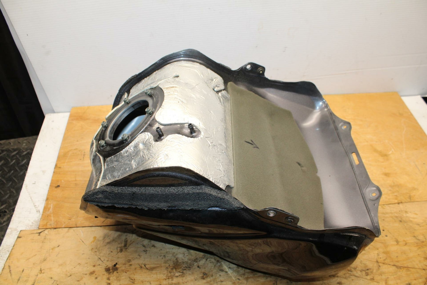 07-08 YAMAHA YZF R1 GAS TANK FUEL CELL PETROL RESERVOIR BB333