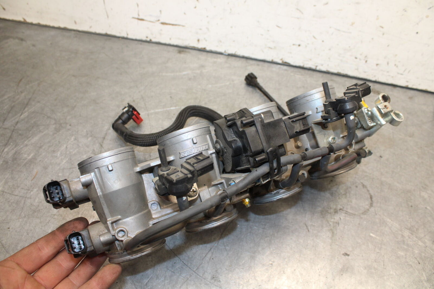 13-18 KAWASAKI NINJA ZX6R MAIN FUEL INJECTORS / THROTTLE BODIES BB682