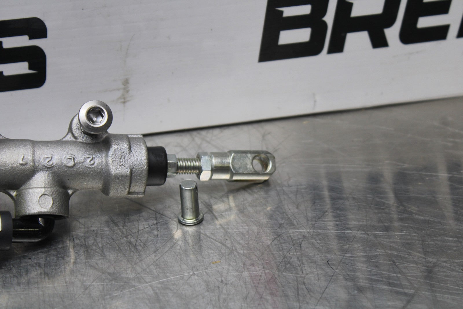 23-24 KAWASAKI NINJA ZX14R REAR BACK BRAKE MASTER CYLINDER W RESERVOIR BB764