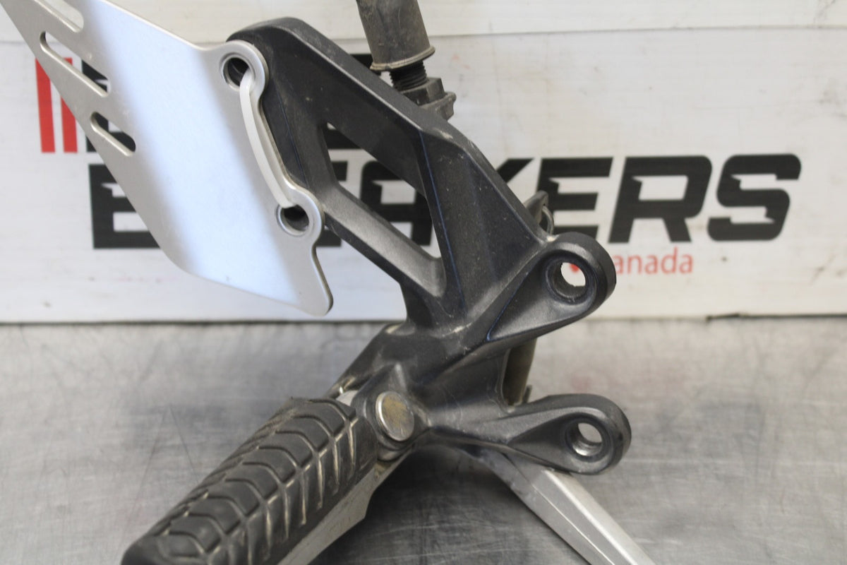 08-09 KAWASAKI NINJA ZX14R RIGHT REARSET REAR SET DRIVER FOOT PEG STOP BB932
