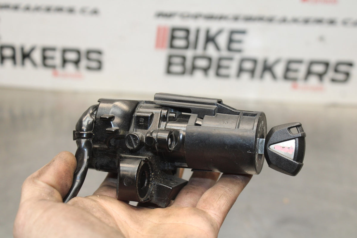 11-15 KAWASAKI NINJA ZX10R IGNITION LOCK W KEY BB840