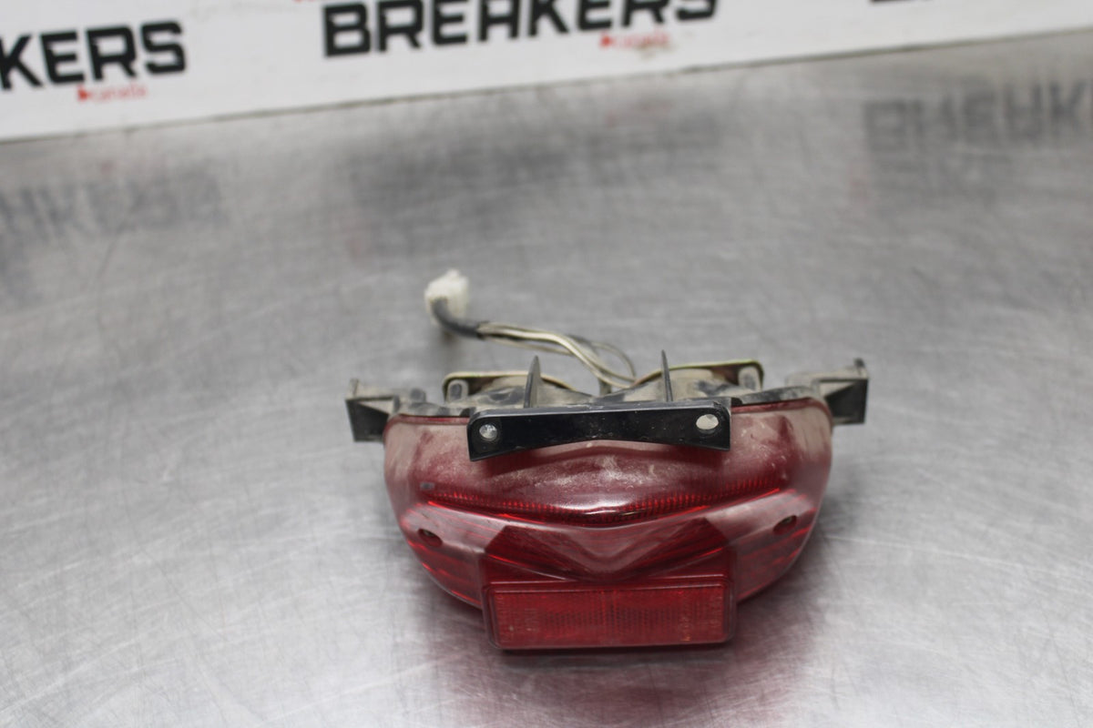 01-02 SUZUKI GSXR1000 REAR TAIL TAILLIGHT BACK BRAKE LIGHT BB880