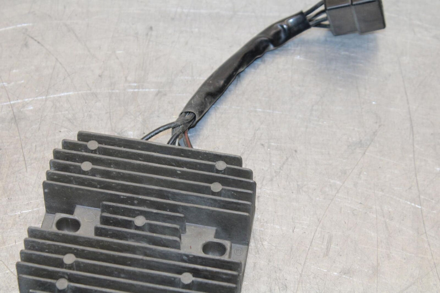 2004 Suzuki Intruder 1500 VL1500 RECTIFIER VOLTAGE REGULATOR 32800-44D11 BB573