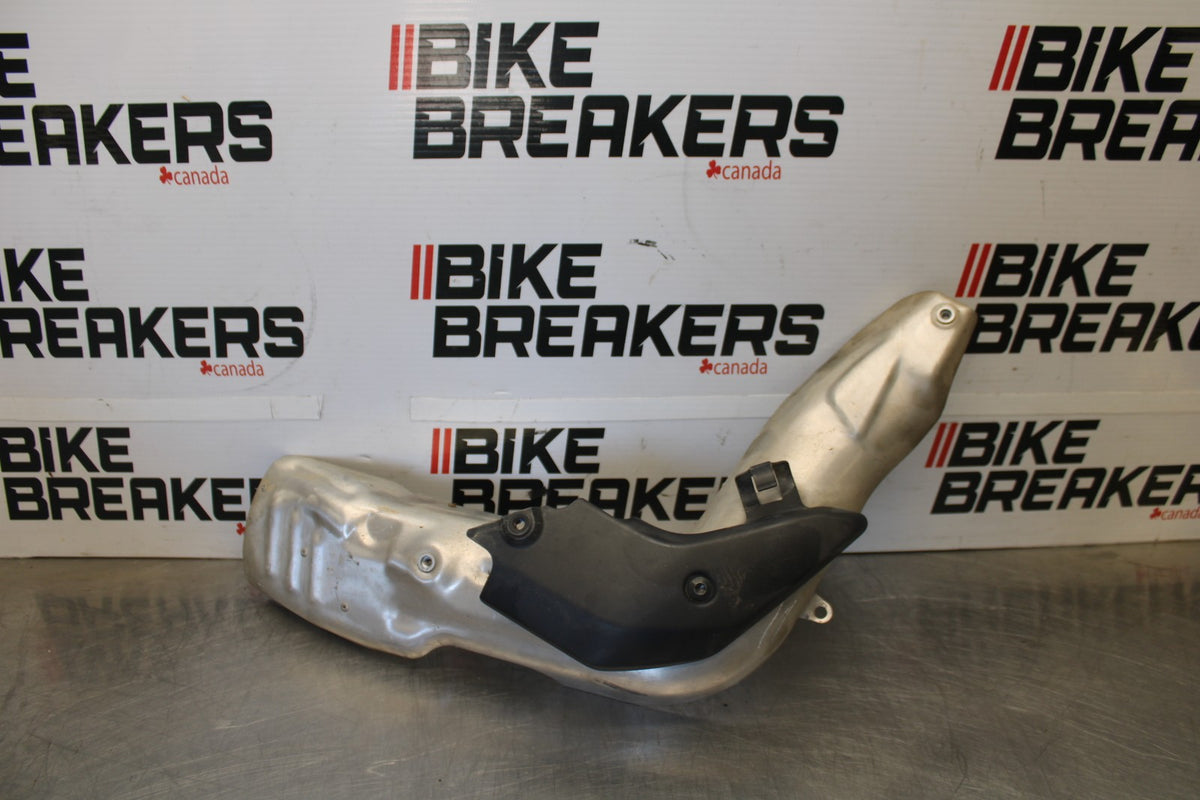 05-06 HONDA CBR600RR REAR BACK MUFFLER EXHAUST COVER HEAT SHIELD GUARD BB893
