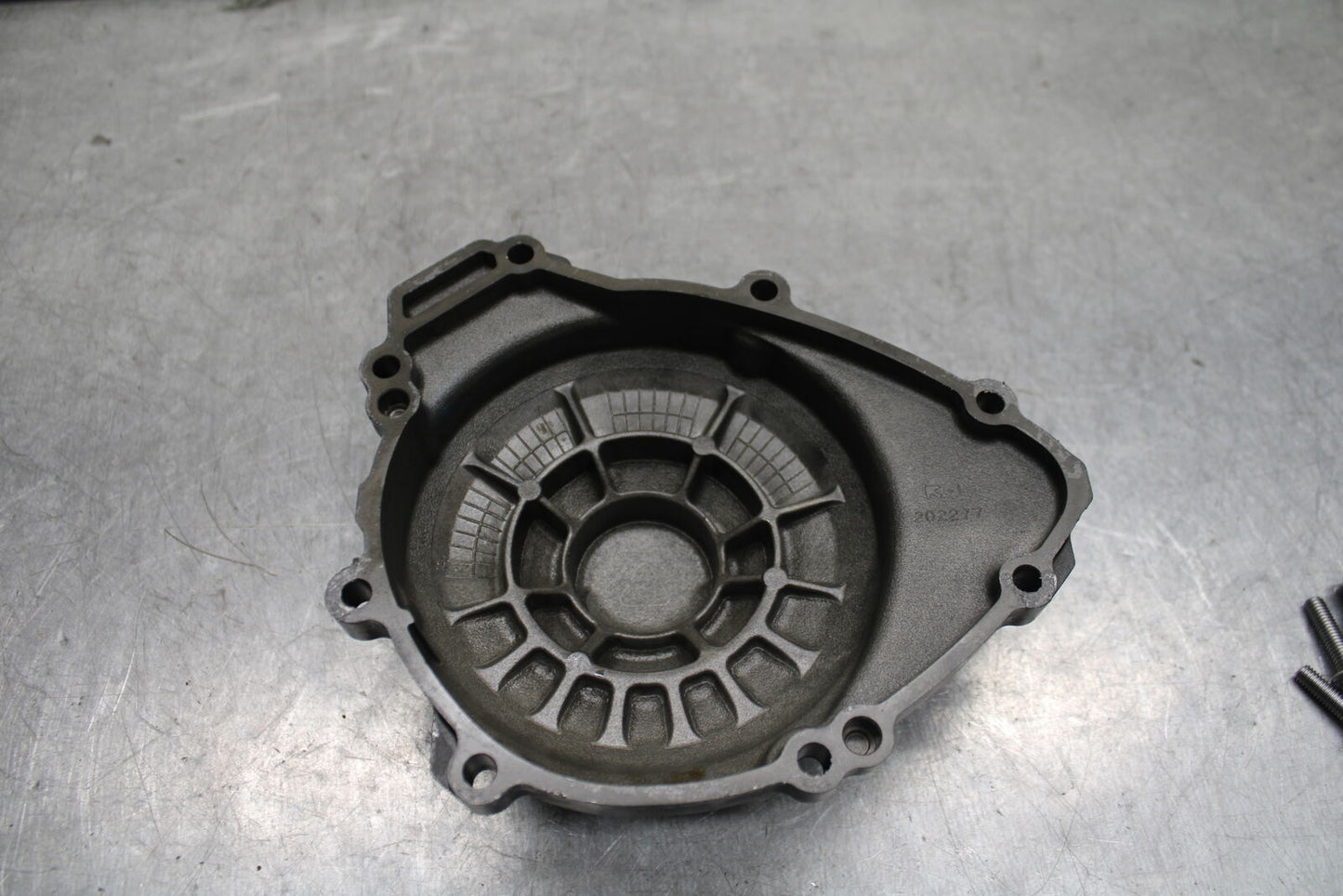 09-14 YAMAHA YZF R1 STATOR MAGNETO ALTERNATOR COVER 14B-15411-00-00 BB118