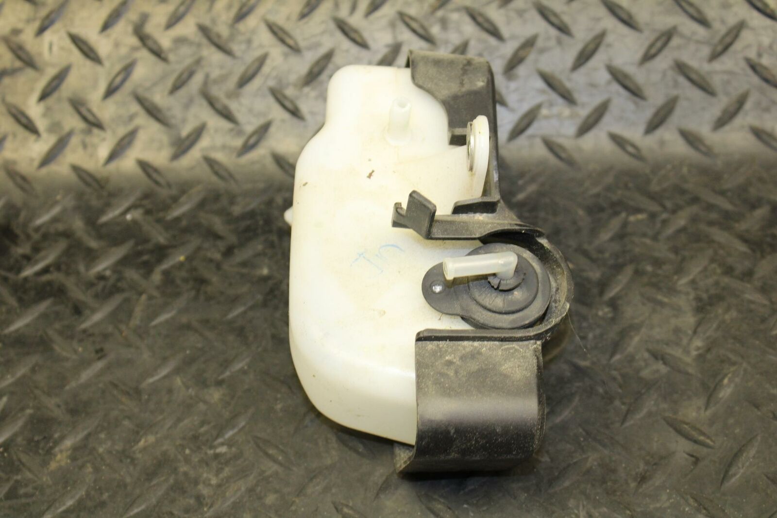 19 YAMAHA YZF R3 COOLANT WATER TANK RESERVOIR BOTTLE BB177
