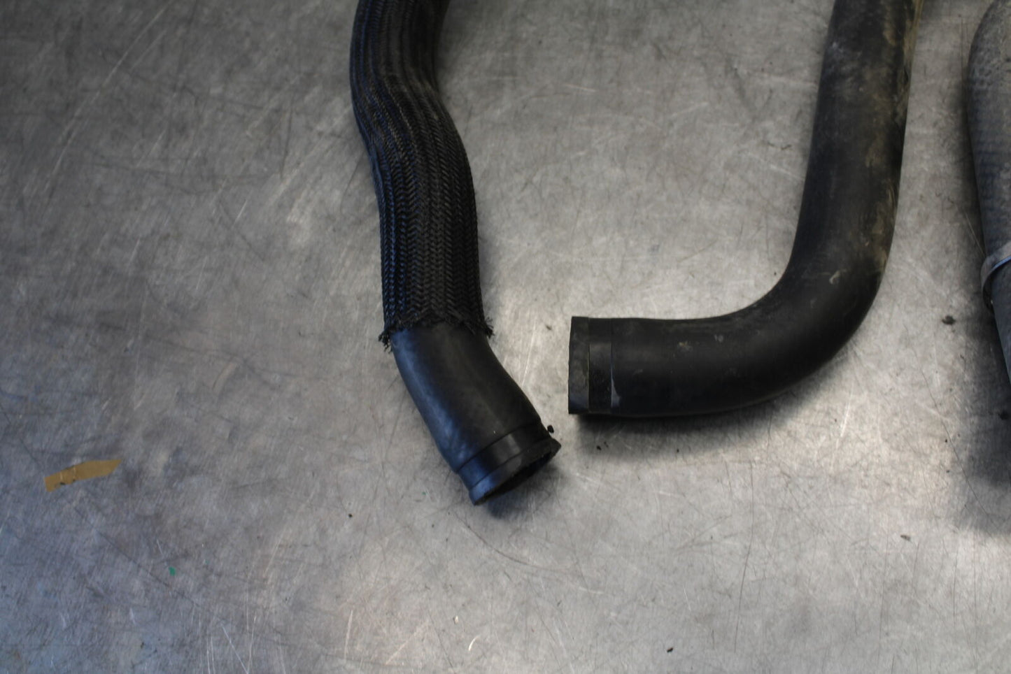 11-24 SUZUKI GSXR750 RADIATOR HOSES ENGINE COOLANT WATER PIPES HOSE SET   BB687