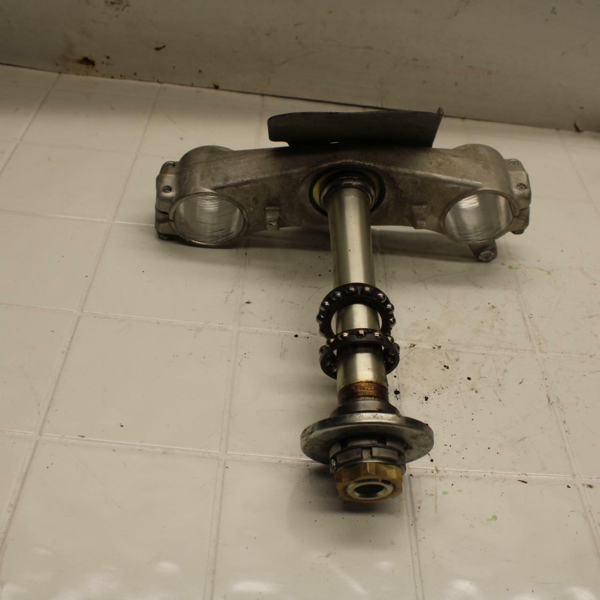 08-10 SUZUKI GSXR750 FRONT FORKS CLAMP LOWER TRIPLE TREE STEM BB396