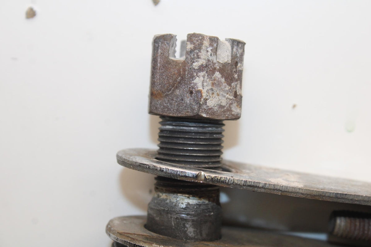 80-83 SUZUKI GS750E REAR AXLE BACK WHEEL RIM PIVOT BOLT AXEL BB82