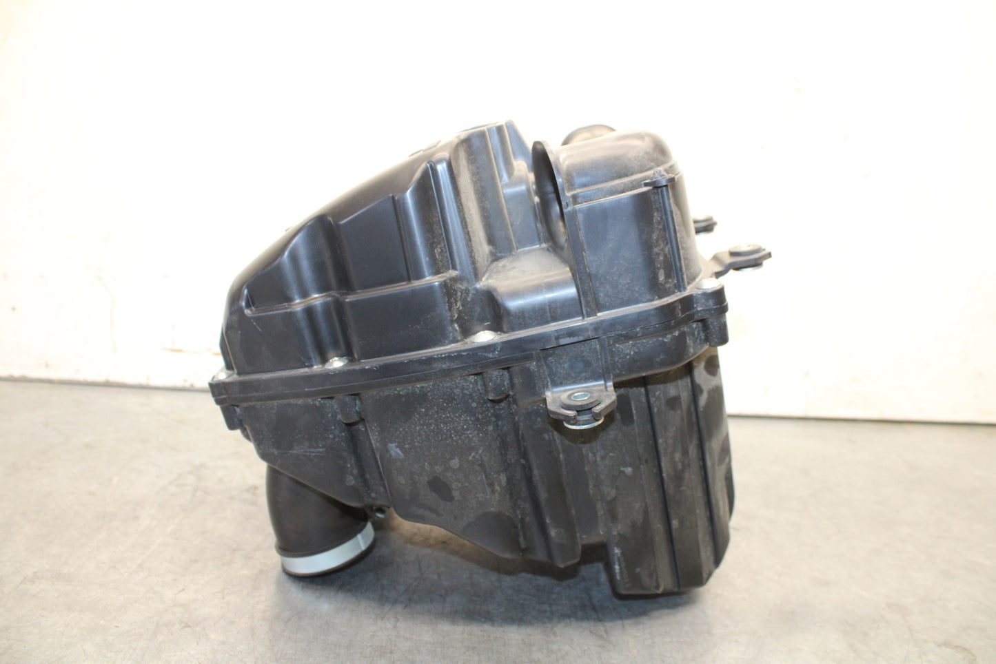 22-24 YAMAHA XSR900 AIRBOX AIR INTAKE FILTER BOX BB683