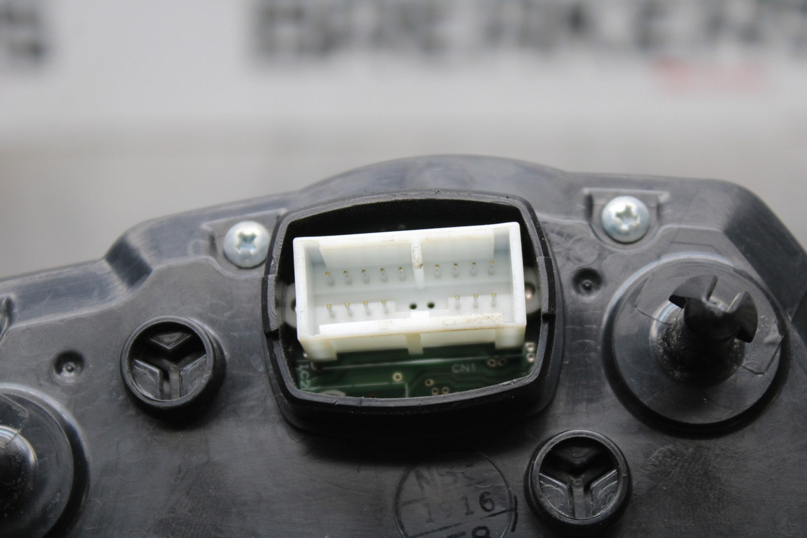 06-07 SUZUKI GSXR 600 SPEEDO GAUGES DISPLAY CLUSTER SPEEDOMETER TACHOMETER BB178