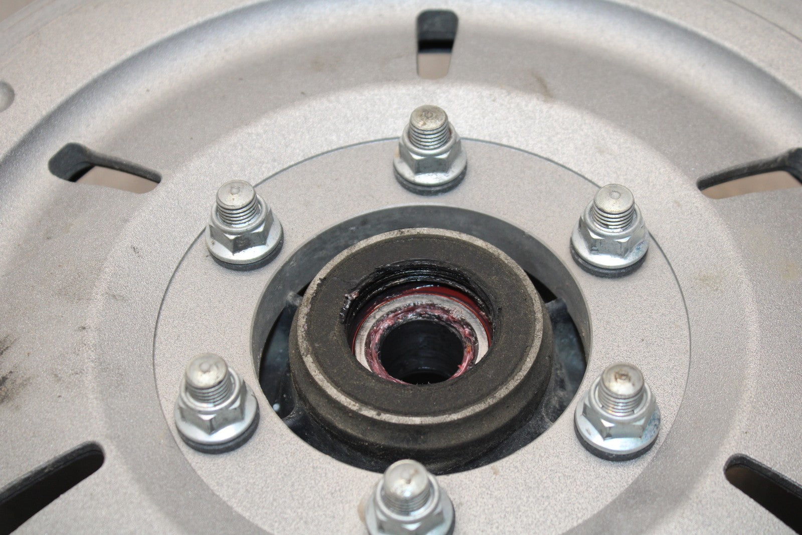 08 KAWASAKI VULCAN 900 REAR HUB & SHOCK DAMPERS CUSH ABSORBERS BB184