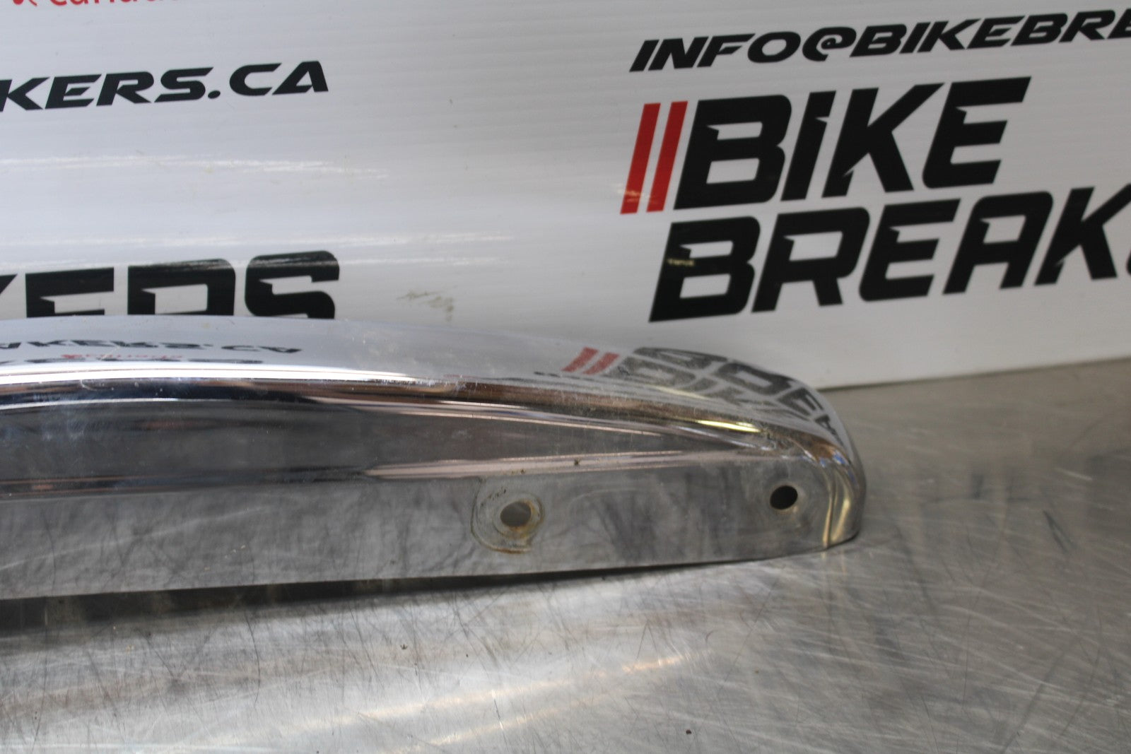 03-08 KAWASAKI VULCAN 1600 REAR CHROME STRUT COVER GUARD SET PAIR  BB196