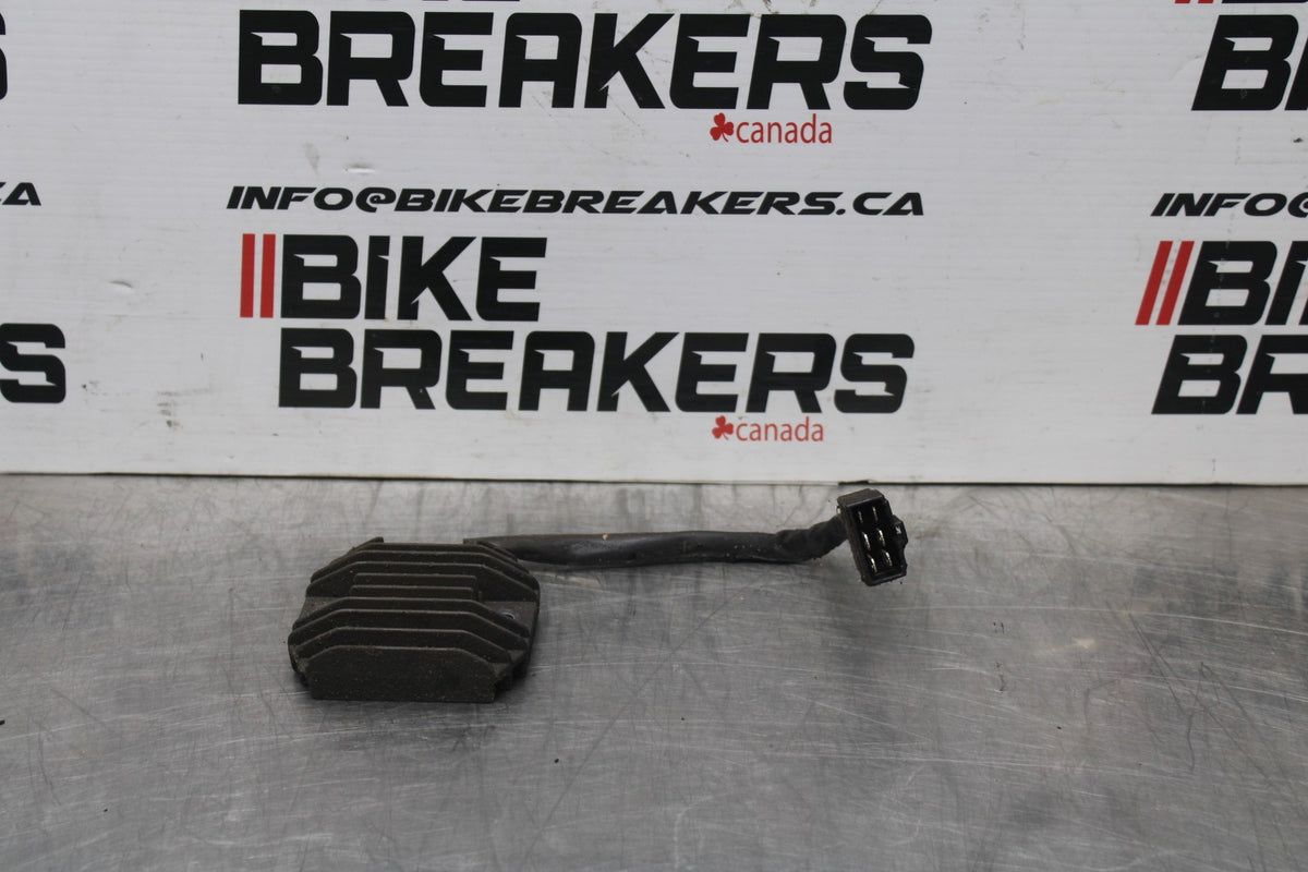 02 KAWASAKI VULCAN 800 VN800B CLASSIC RECTIFIER VOLTAGE REGULATOR BB862