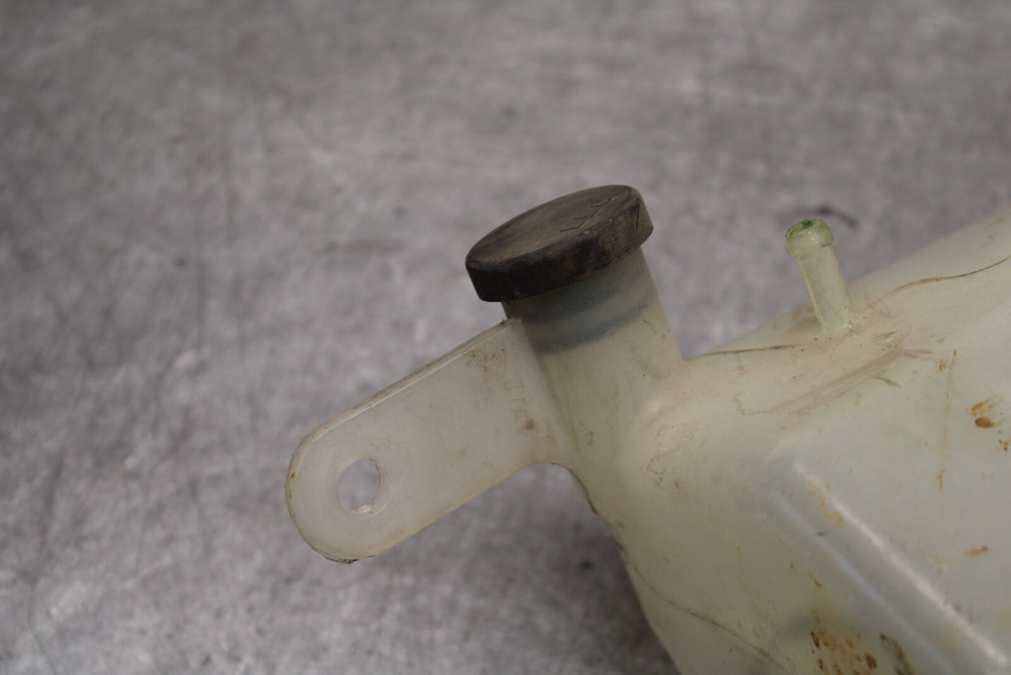 05-06 SUZUKI BOULEVARD M50 COOLANT WATER TANK RESERVOIR BOTTLE BB671