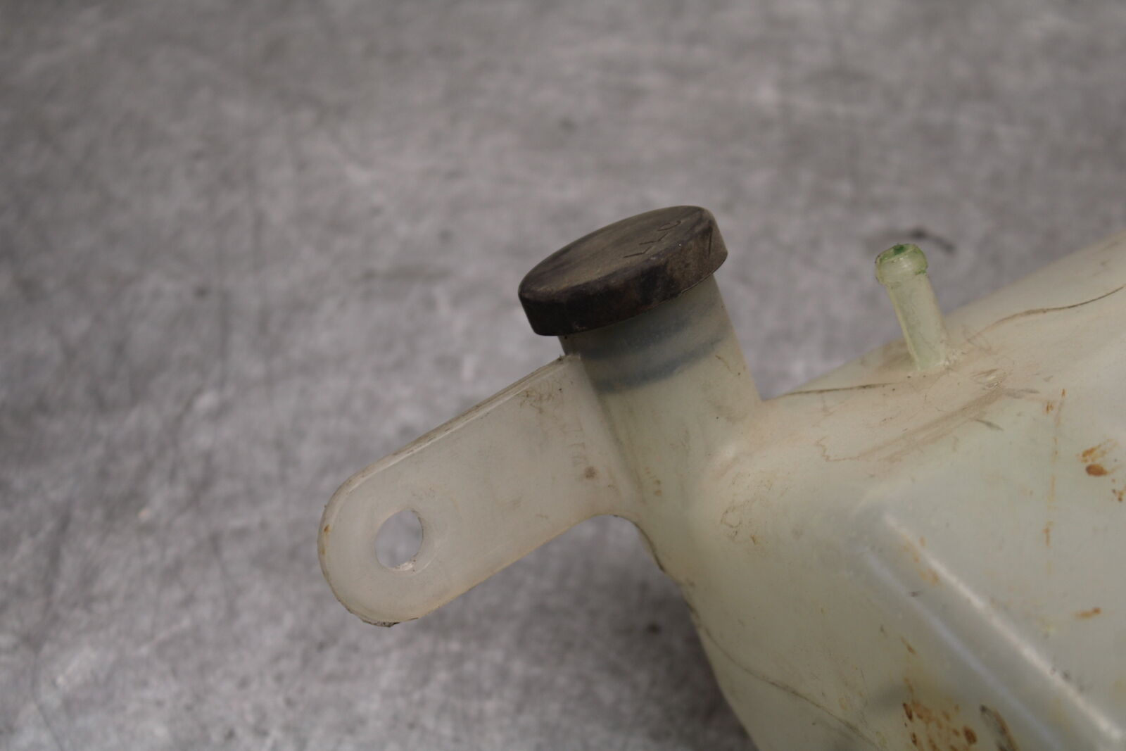 05-06 SUZUKI BOULEVARD M50 COOLANT WATER TANK RESERVOIR BOTTLE BB671