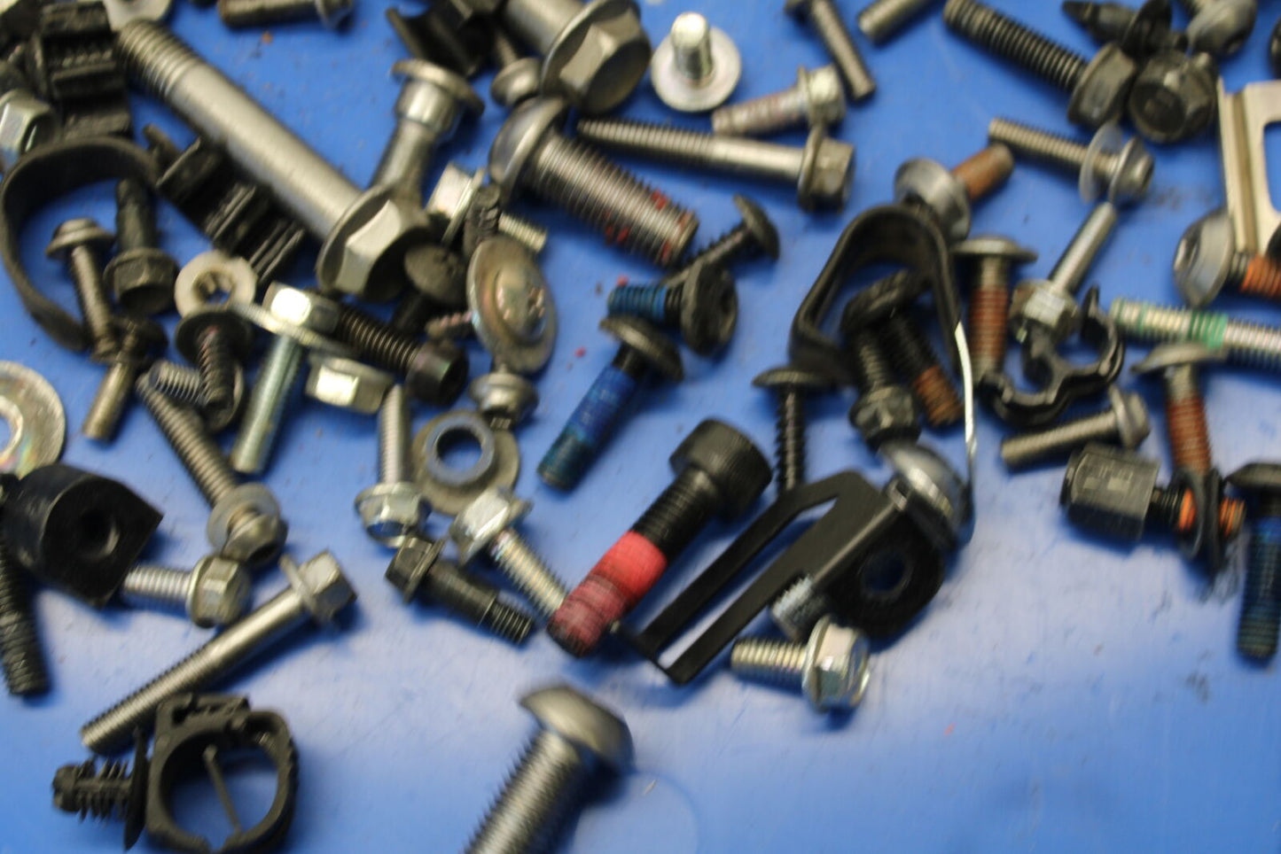 16 KAWASAKI NINJA ZX10R MISCELLANEOUS MOUNTING BOLTS HARDWARE MOTOR  BB650