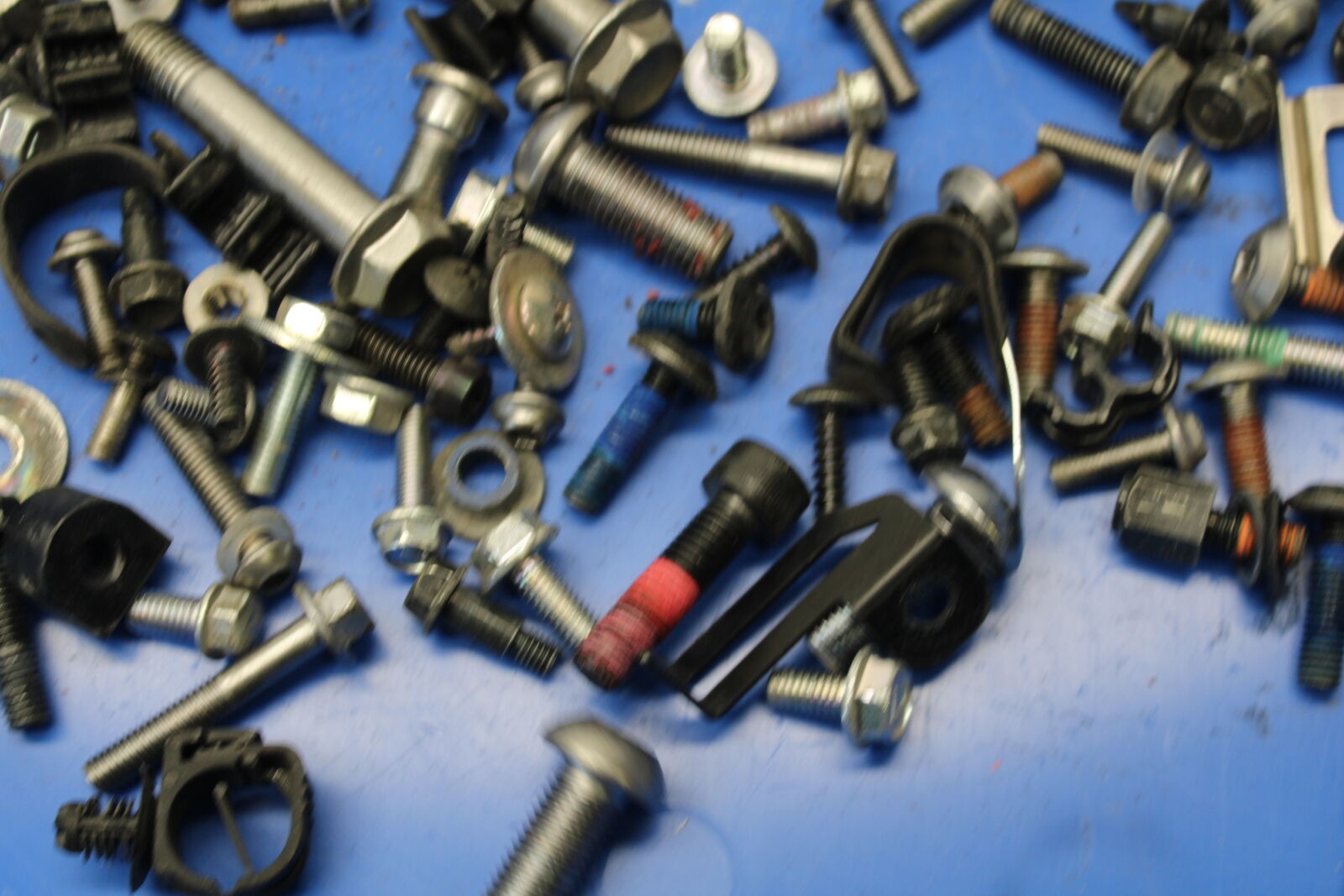 16 KAWASAKI NINJA ZX10R MISCELLANEOUS MOUNTING BOLTS HARDWARE MOTOR  BB650