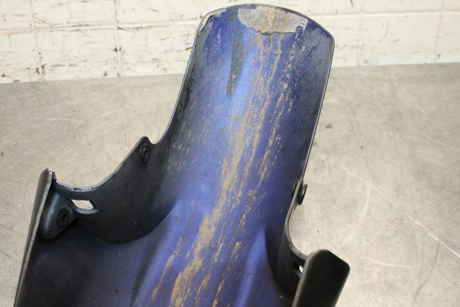2000 Yamaha YZF R6 FRONT WHEEL FENDER COWL FAIRING BB558