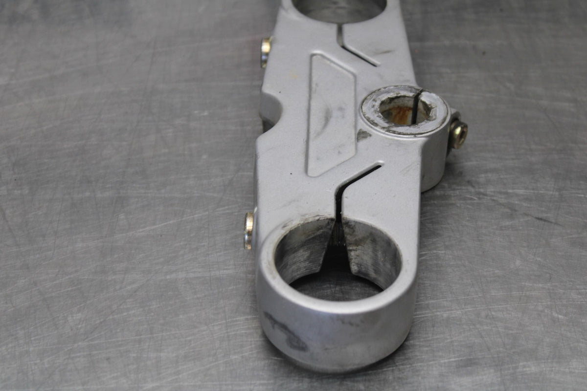 05 DUCATI SUPERSPORT 800 FORKS UPPER TRIPLE TREE CLAMP BB913