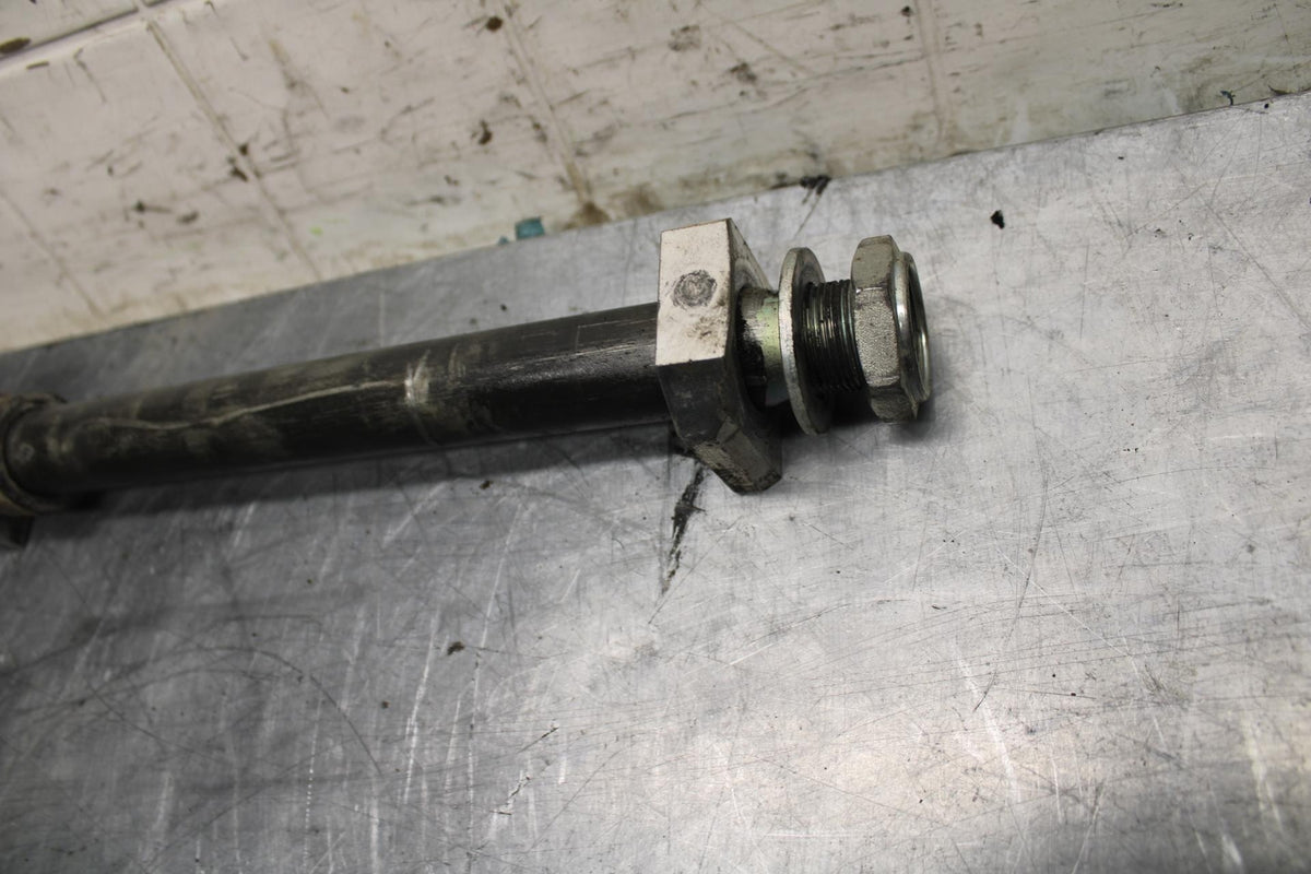 08-10 SUZUKI GSXR750 REAR AXLE BACK WHEEL RIM PIVOT BOLT AXEL 64711-49G00 bb476
