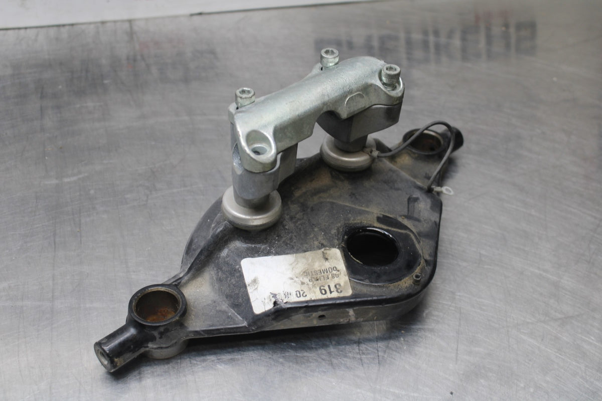 08 HARLEY-DAVIDSON ELECTRA GLIDE POLICE EFI FLHTPI UPPER TRIPLE TREE CLAMP BB816