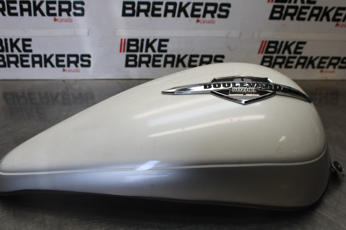 05-09 SUZUKI BOULEVARD C90 RIGHT GAS TANK COVER TRIM PANEL COWL  BB918