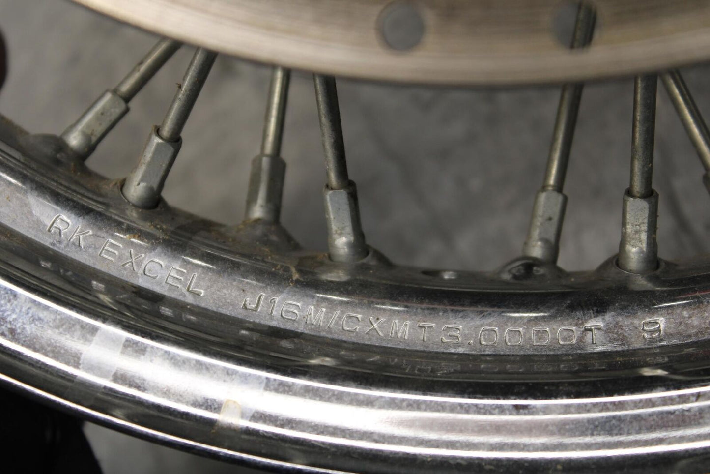2013 Suzuki Boulevard C50T FRONT WHEEL RIM BB625