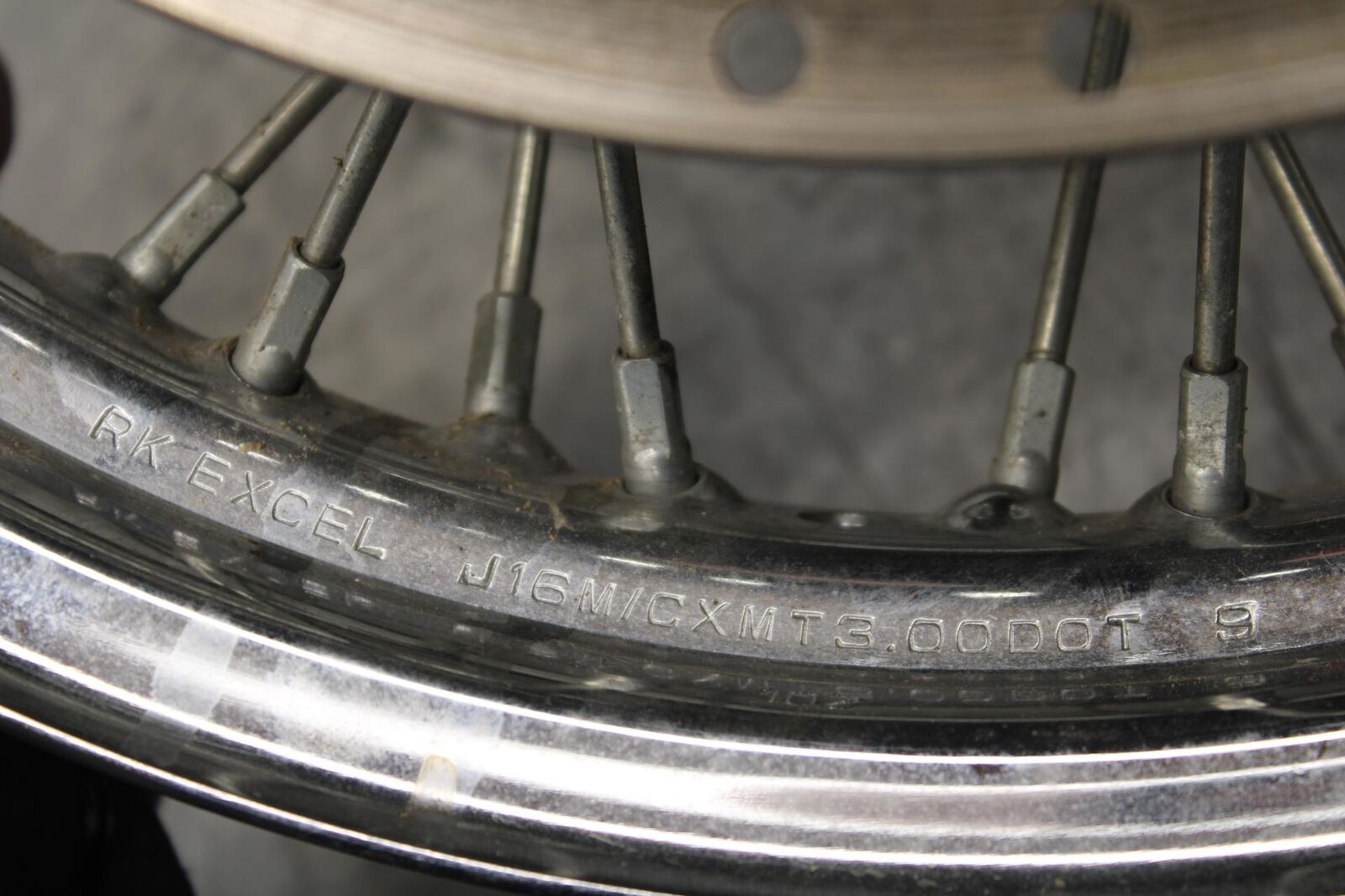 2013 Suzuki Boulevard C50T FRONT WHEEL RIM BB625
