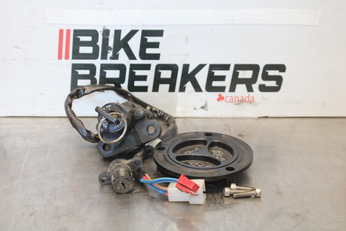 03-04 YAMAHA YZF R6 IGNITION LOCK KEY SET W/ GAS CAP AND SEAT LOCK BB890