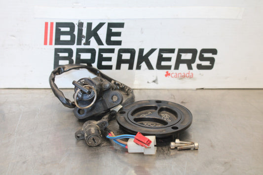 03-04 YAMAHA YZF R6 IGNITION LOCK KEY SET W/ GAS CAP AND SEAT LOCK BB890