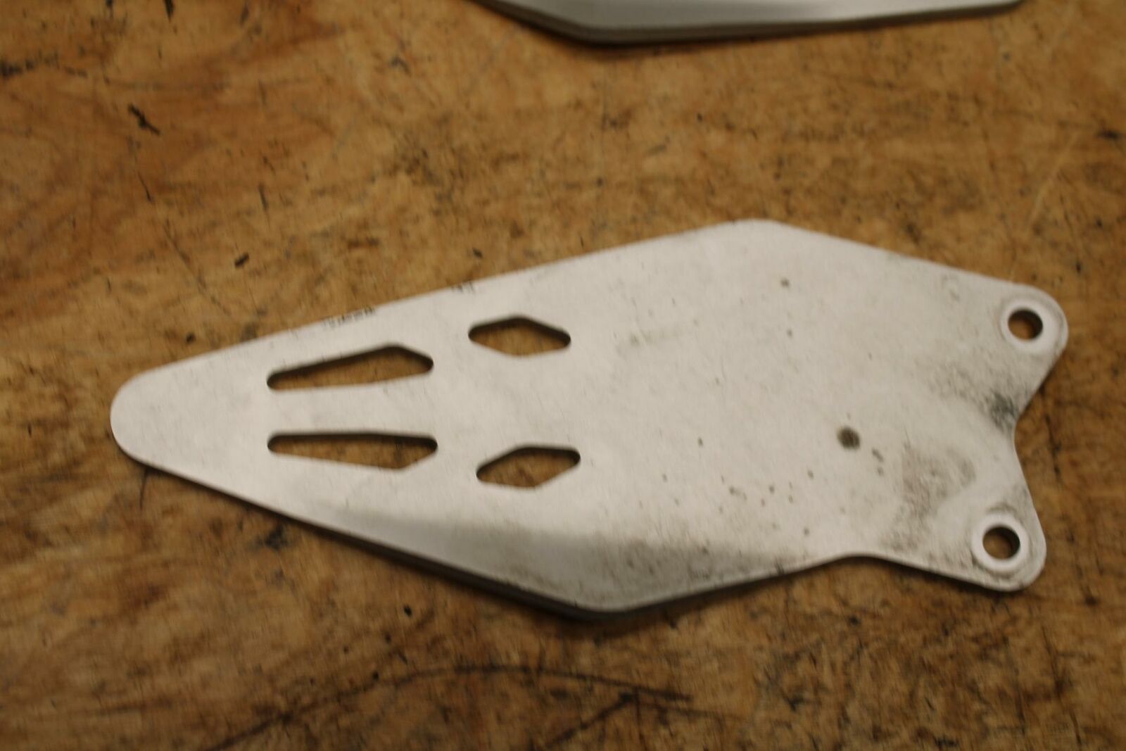 19-20 KAWASAKI NINJA ZX6R LEFT RIGHT REARSET HEEL GUARD COVER PAIR  BB338