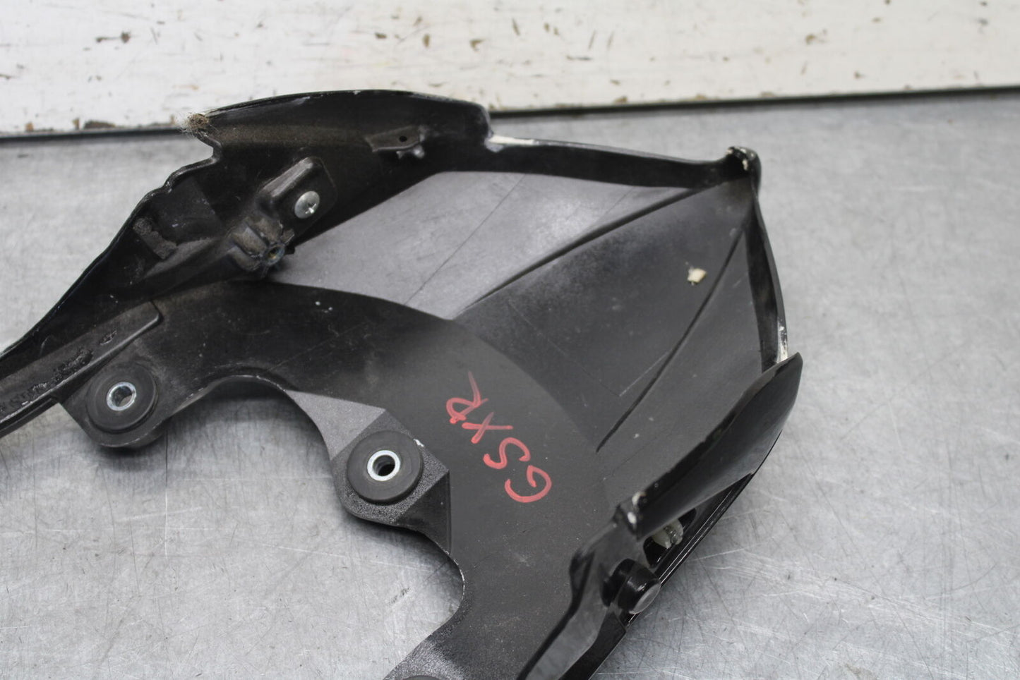 08-10 SUZUKI GSXR750 CENTER REAR BACK TAIL FAIRING COWL BB476